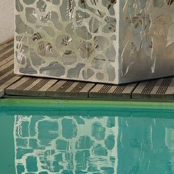 cube_piscine_avec_reflet_500